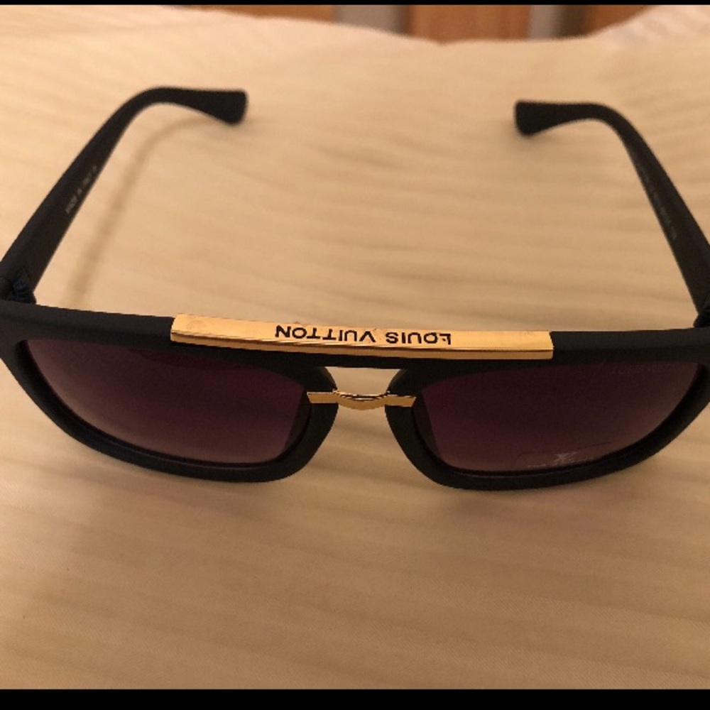 Sunglasses - Picture 1 of 5